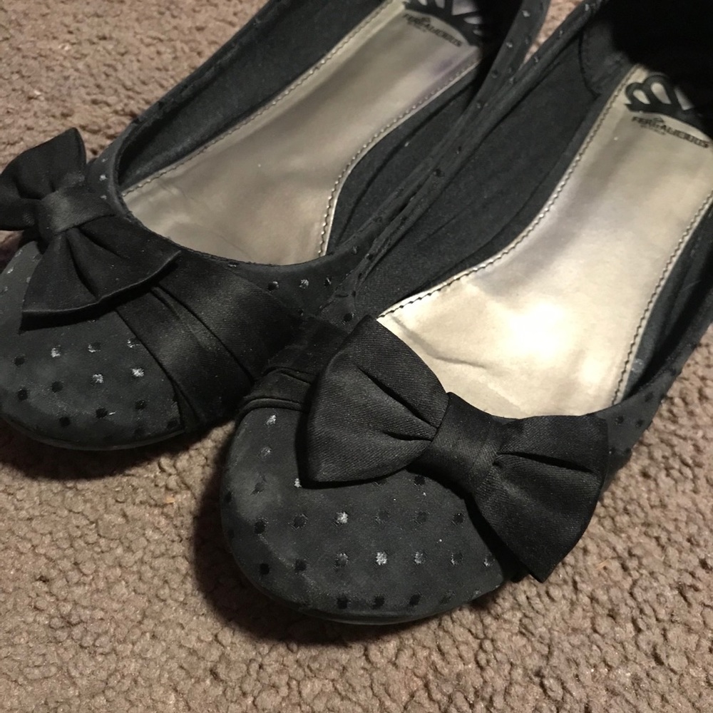 Flat shoes